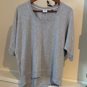 CAbi Heather Gray Women's Short Sleeve Top